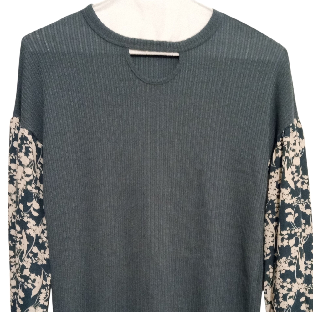 Stylish Women's Crewneck Sweater in Teal and Cream